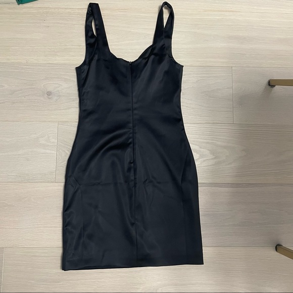 Ten By Babaton satin v neck mini dress black, size 0 - Picture 5 of 14